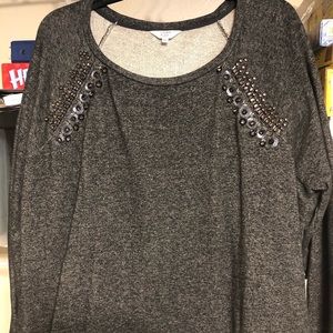 Crown & Ivy gray LS top
